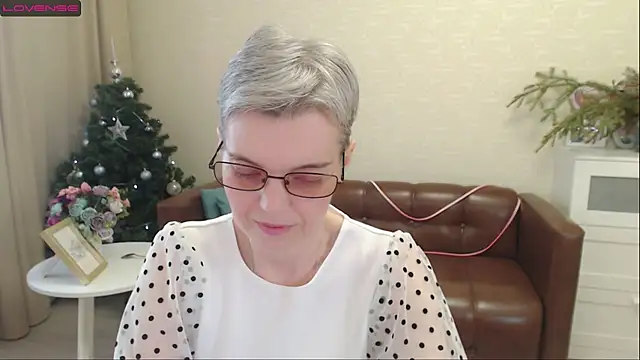 Cutie Erikaa1 online show from 12-25-24, 08:40