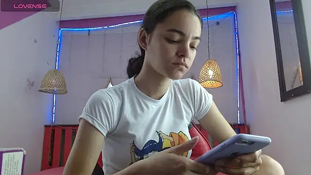 Mia-kalinfa online show from 12-23-24, 12:52