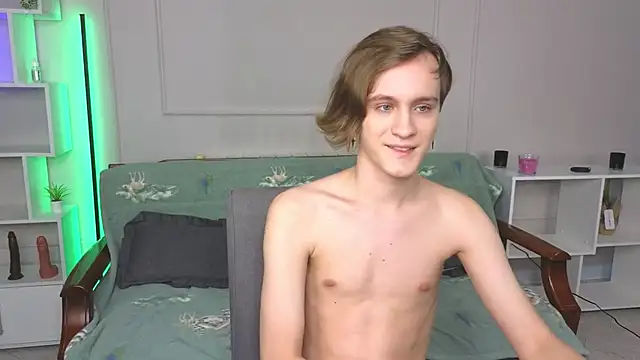 Snapshot of nikompell chatting on 01-10-25, 03:07 nikompell online show from 01-10-25, 03:07