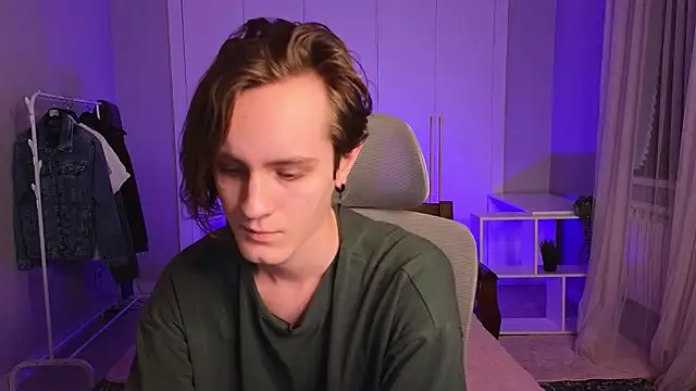 Snapshot of nikompell chatting on 02-26-25, 04:47 nikompell online show from 02-26-25, 04:47