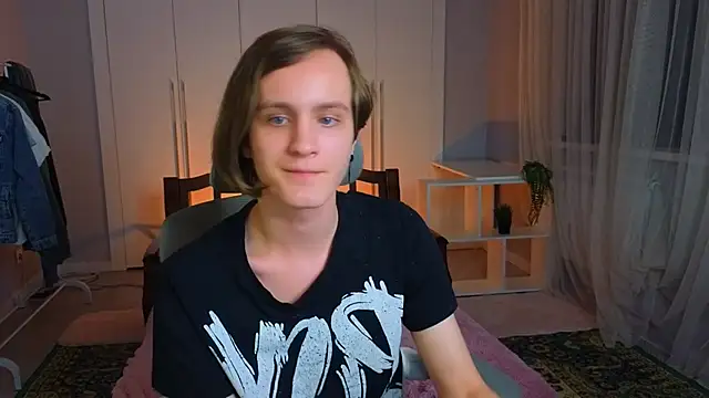 Snapshot of nikompell chatting on 03-11-25, 10:31 nikompell online show from 03-11-25, 10:31