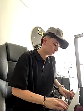 nico 18x online show from 12-17-25, 04:35