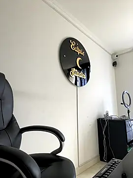 nico 18x online show from 12-19-25, 07:21