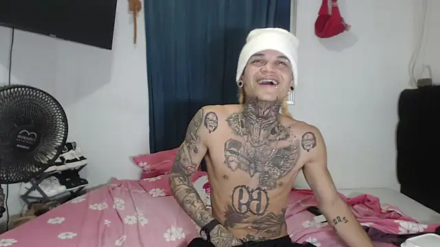 Snapshot of karitto_ chatting on 12-10-24, 06:54 karitto  online show from 12-10-24, 06:54