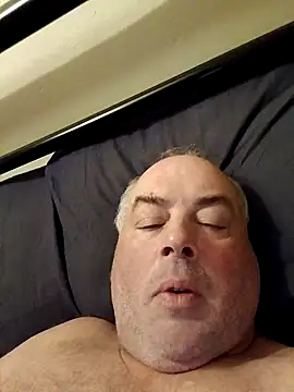 Snapshot of thank1973 chatting on 09-17-25, 01:24 thank1973 online show from 09-17-25, 01:24