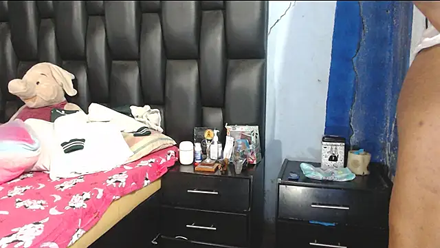Snapshot of Kam54_ chatting on 12-05-24, 01:49 Kam54 online show from 12-05-24, 01:49