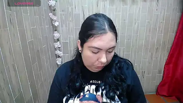 solyeria online show from 04-25-26, 02:25