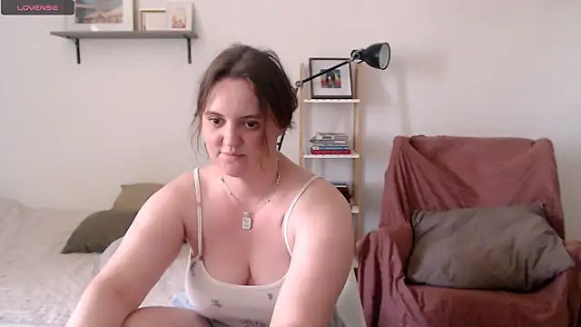 Snapshot of Lella_Ryann_ chatting on 07-18-26, 09:46 Lella Ryann online show from 07-18-26, 09:46