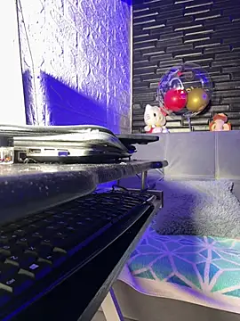 Snapshot of missycanoo chatting on 02-25-25, 02:03 missycanoo online show from 02-25-25, 02:03