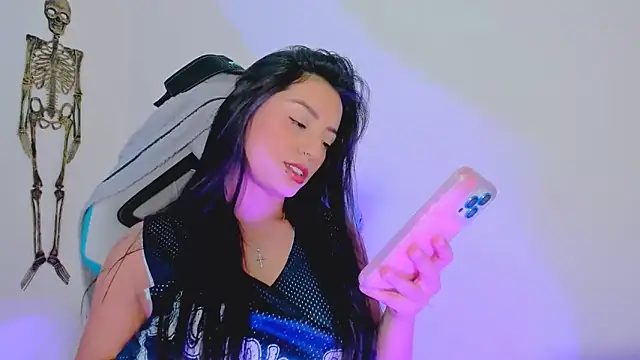 Snapshot of missycanoo chatting on 10-19-25, 11:38 missycanoo online show from 10-19-25, 11:38