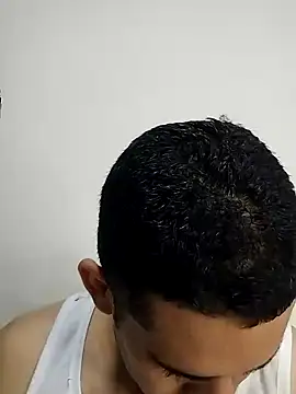 Snapshot of CRISTHIAN_GREY01 chatting on 12-27-24, 05:42 CRISTHIAN GREY01 online show from 12-27-24, 05:42