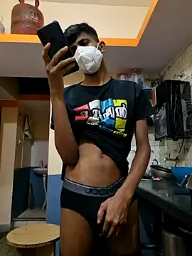 Snapshot of KissesBoyAD chatting on 12-18-24, 04:39 KissesBoyAD online show from 12-18-24, 04:39