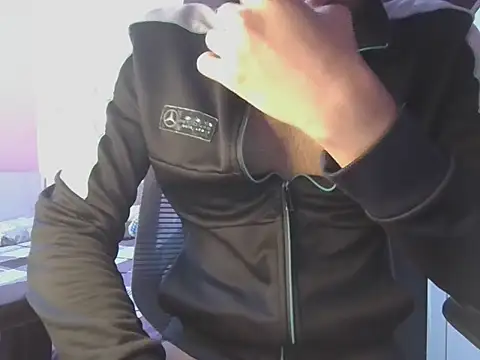 Snapshot of KissesBoyAD chatting on 09-19-25, 05:13 KissesBoyAD online show from 09-19-25, 05:13