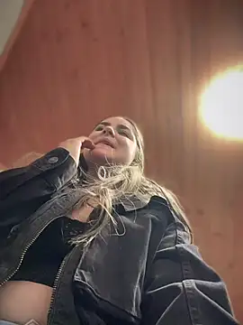 imlindapink online show from 10-22-25, 04:29