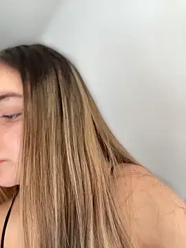 imlindapink online show from 12-16-25, 04:56