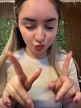 imlindapink online show from 07-23-26, 07:01