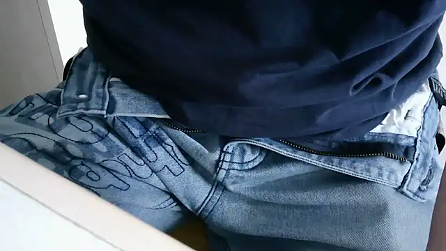 Snapshot of XiaoGuoGuo284512 chatting on 11-25-25, 05:29 XiaoGuoGuo284512 online show from 11-25-25, 05:29