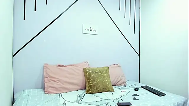 Snapshot of LisaWhite_ chatting on 11-07-25, 01:11 LisaWhite online show from 11-07-25, 01:11