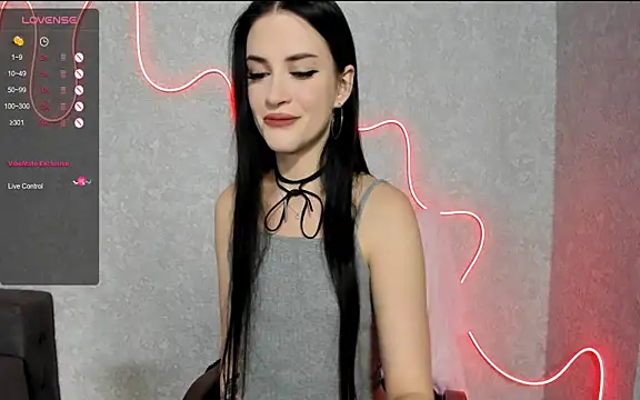 Snapshot of Molly_Crystall chatting on 10-20-25, 04:02 Molly Crystall online show from 10-20-25, 04:02