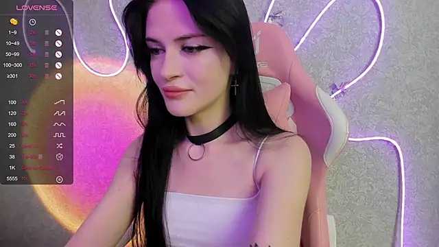 Snapshot of Molly_Crystall chatting on 07-17-26, 04:19 Molly Crystall online show from 07-17-26, 04:19