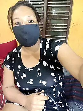 Snapshot of Radhikadavi879 chatting on 01-23-25, 04:04 Radhikadavi879 online show from 01-23-25, 04:04