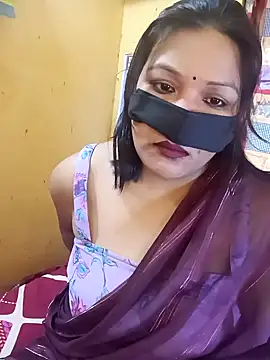 Snapshot of Radhikadavi879 chatting on 02-18-25, 04:37 Radhikadavi879 online show from 02-18-25, 04:37