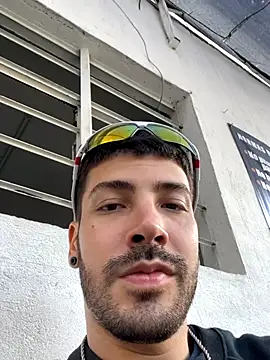 Guyinthemountain online show from 10-04-25, 08:29