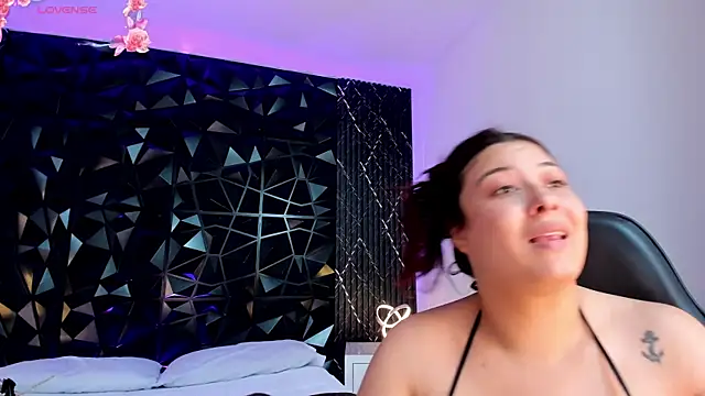 JulietaKane online show from 03-30-26, 08:43