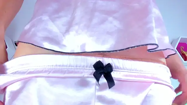 Snapshot of _jade_white_ chatting on 01-22-25, 08:29 jade white online show from 01-22-25, 08:29