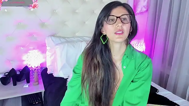 Snapshot of _jade_white_ chatting on 03-10-25, 03:41 jade white online show from 03-10-25, 03:41