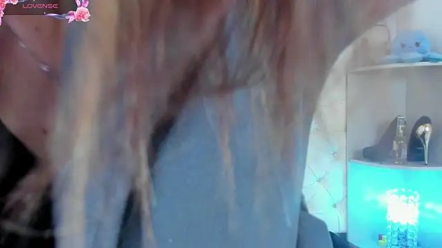 Snapshot of _jade_white_ chatting on 03-13-25, 12:35 jade white online show from 03-13-25, 12:35