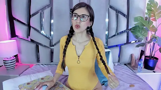 Snapshot of _jade_white_ chatting on 11-26-25, 01:56 jade white online show from 11-26-25, 01:56