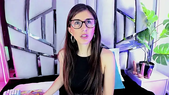 Snapshot of _jade_white_ chatting on 12-04-25, 04:38 jade white online show from 12-04-25, 04:38