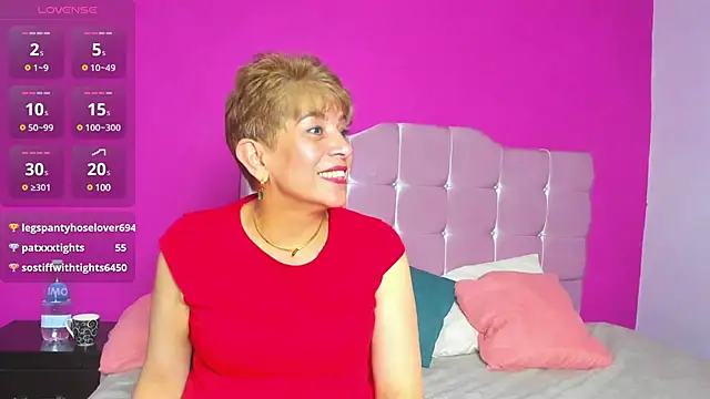 Snapshot of Angelina_Stone_65 chatting on 12-05-24, 01:14 Angelina Stone 65 online show from 12-05-24, 01:14