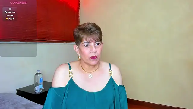Snapshot of Angelina_Stone_65 chatting on 12-13-24, 04:38 Angelina Stone 65 online show from 12-13-24, 04:38