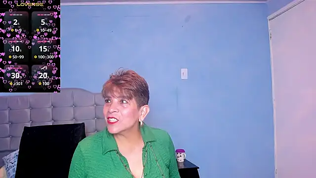 Snapshot of Angelina_Stone_65 chatting on 12-21-24, 05:07 Angelina Stone 65 online show from 12-21-24, 05:07