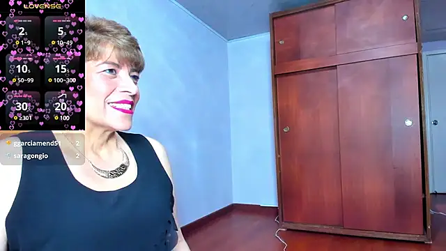Snapshot of Angelina_Stone_65 chatting on 12-27-24, 09:43 Angelina Stone 65 online show from 12-27-24, 09:43