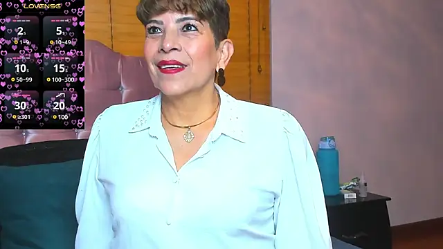 Snapshot of Angelina_Stone_65 chatting on 12-31-24, 03:42 Angelina Stone 65 online show from 12-31-24, 03:42