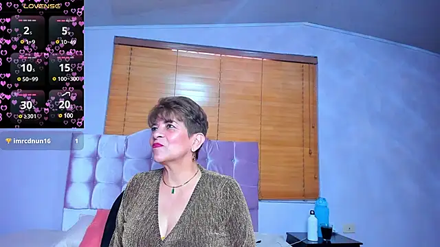 Snapshot of Angelina_Stone_65 chatting on 01-13-25, 10:13 Angelina Stone 65 online show from 01-13-25, 10:13