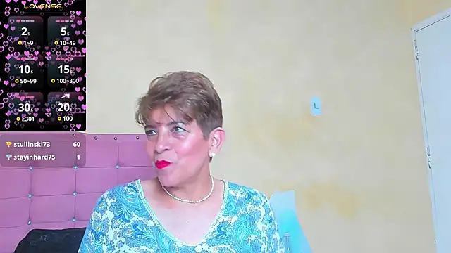 Snapshot of Angelina_Stone_65 chatting on 01-15-25, 01:02 Angelina Stone 65 online show from 01-15-25, 01:02