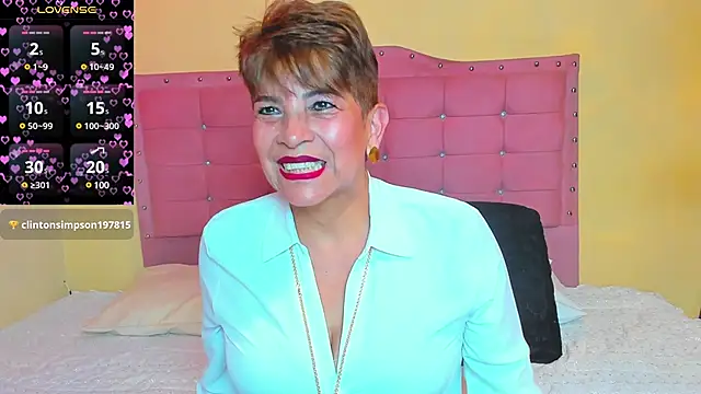 Snapshot of Angelina_Stone_65 chatting on 01-18-25, 08:09 Angelina Stone 65 online show from 01-18-25, 08:09