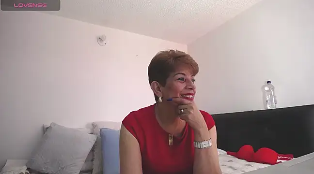 Snapshot of Angelina_Stone_65 chatting on 02-13-25, 02:52 Angelina Stone 65 online show from 02-13-25, 02:52