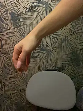 Snapshot of BlueEyesCarole chatting on 12-17-24, 07:26 BlueEyesCarole online show from 12-17-24, 07:26