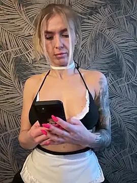 Snapshot of BlueEyesCarole chatting on 03-05-25, 04:02 BlueEyesCarole online show from 03-05-25, 04:02