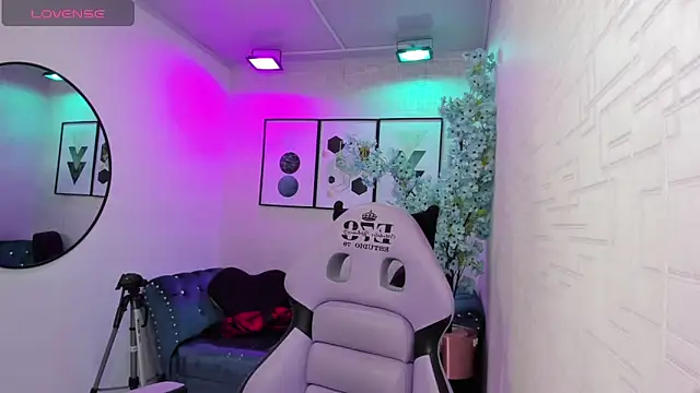 Tiara rr online show from 04-25-26, 03:31