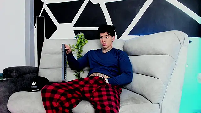 JUSTIN FULLER1 online show from 10-25-25, 04:57