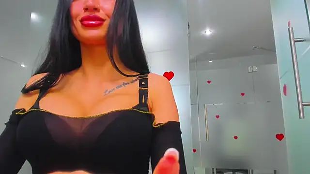 Queenrafaella online show from 05-26-26, 03:57