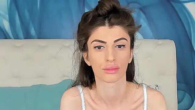 SkinnyDolly online show from 11-01-25, 03:08