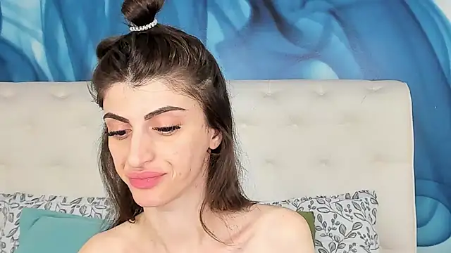 SkinnyDolly online show from 11-21-25, 03:05