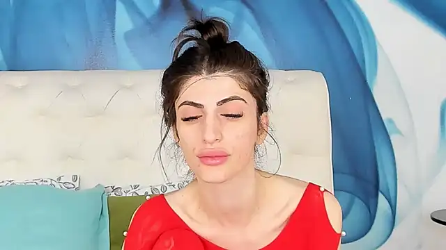 SkinnyDolly online show from 11-29-25, 03:20